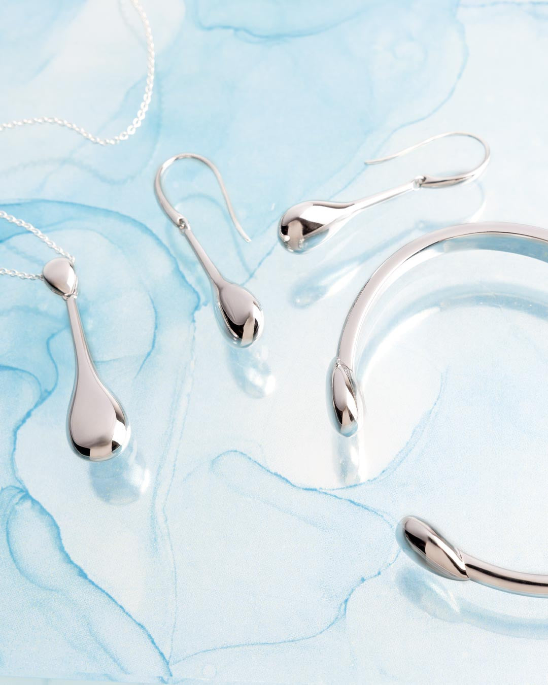 Coast Pebble Smooth Elegant Necklace