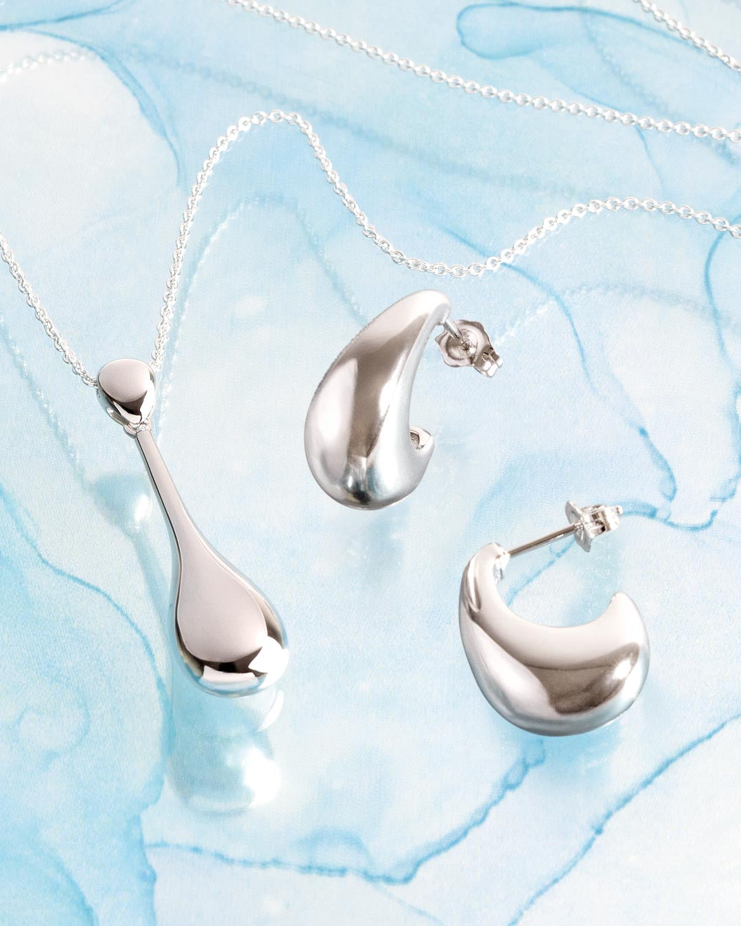 Coast Pebble Smooth Elegant Necklace