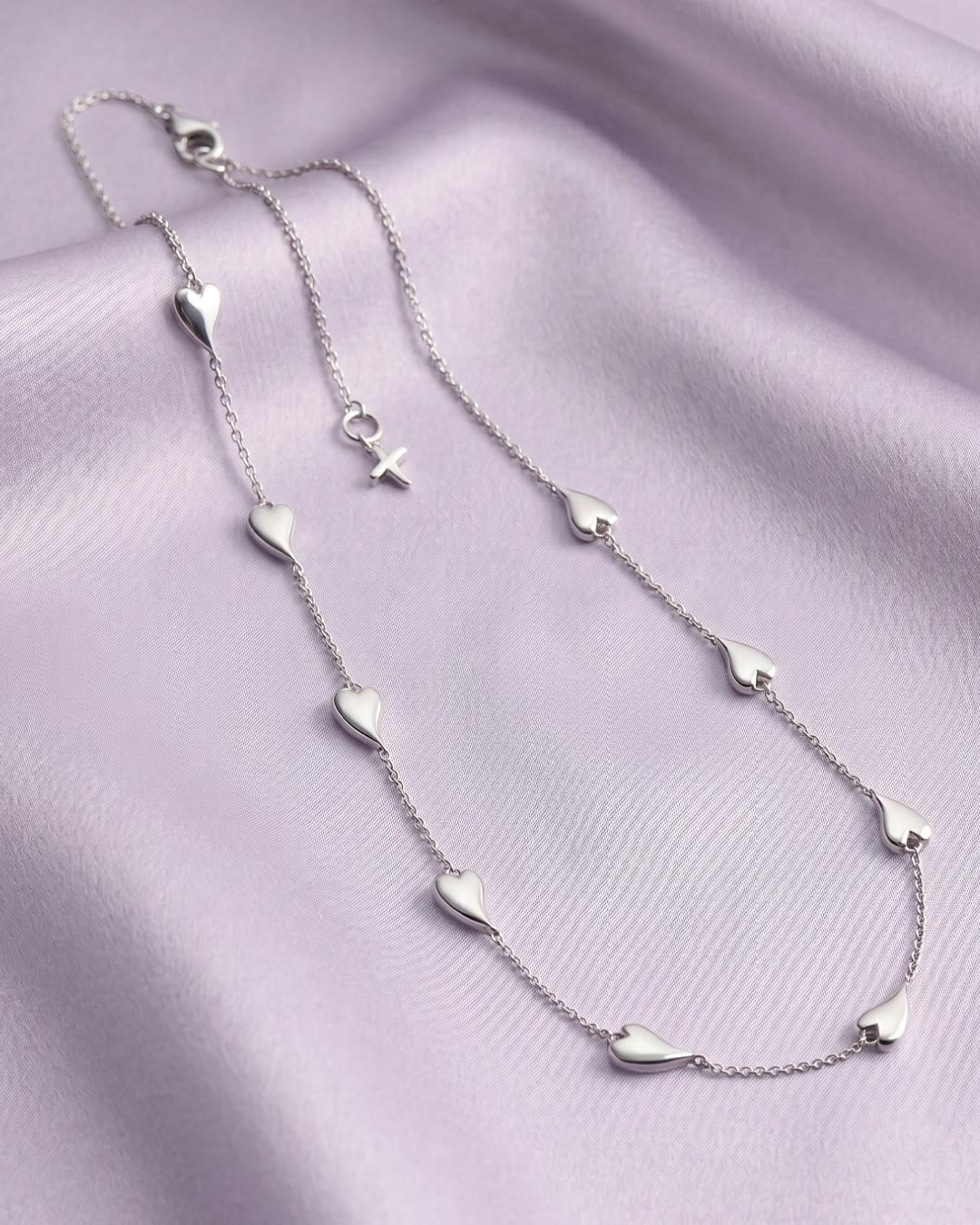 Desire Kiss Heart Station Necklace