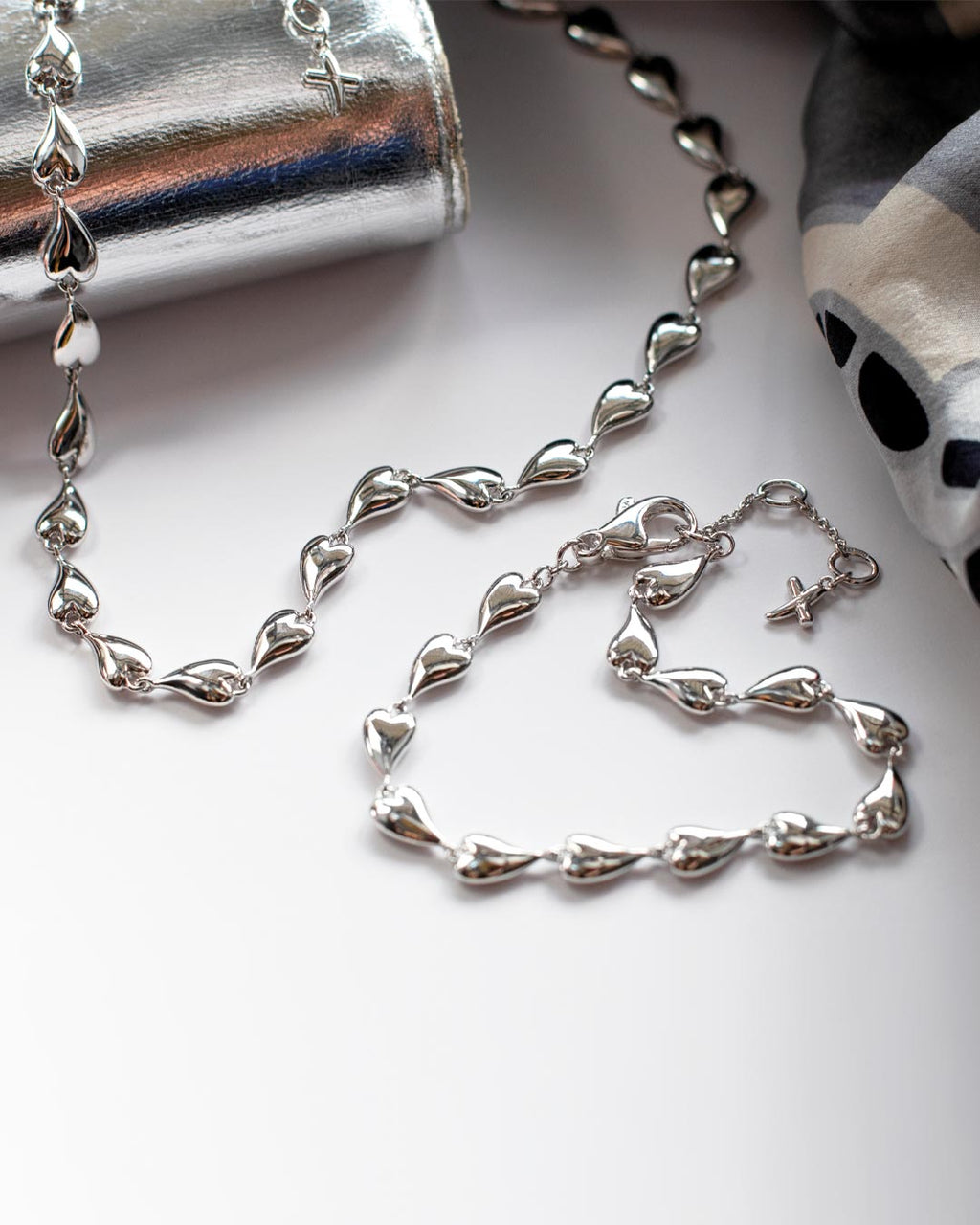 Desire Kiss Linking Hearts Bracelet