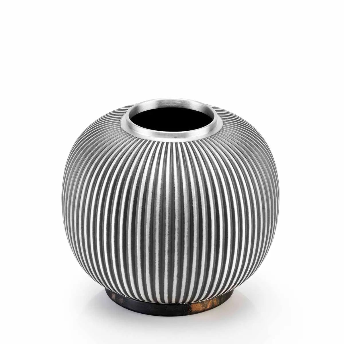 Royal Selangor Savoy Small Pewter Vase – 15.5cm