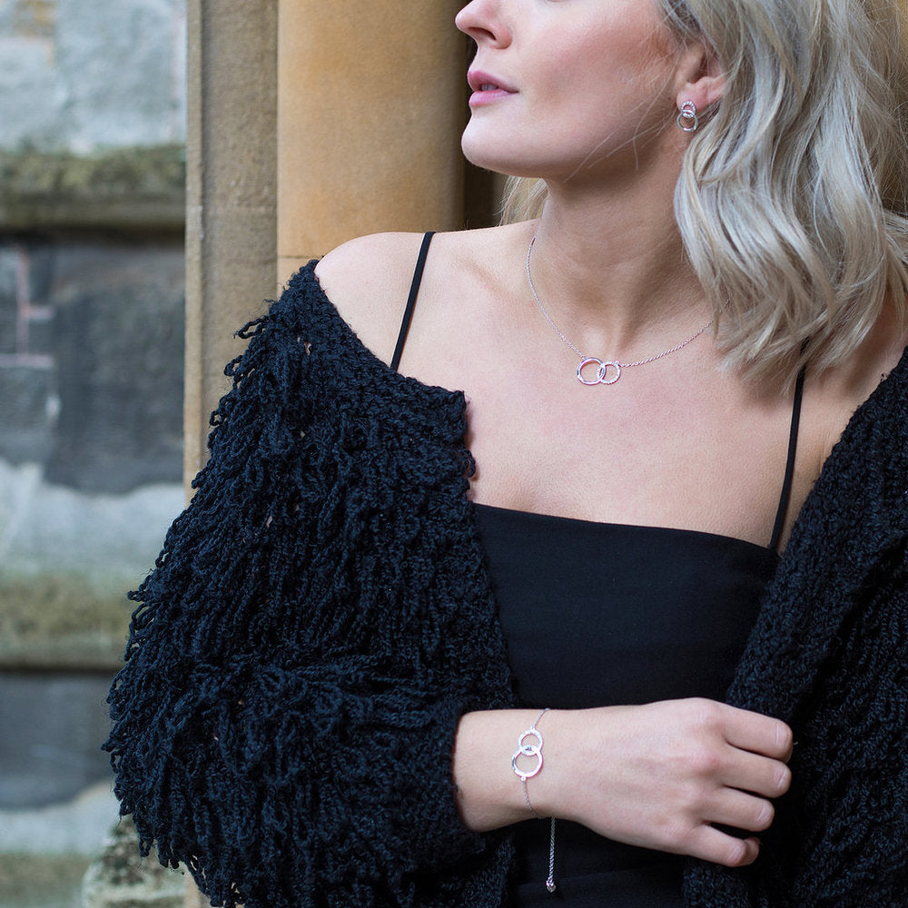 Hot Diamonds Striking Circle Necklace